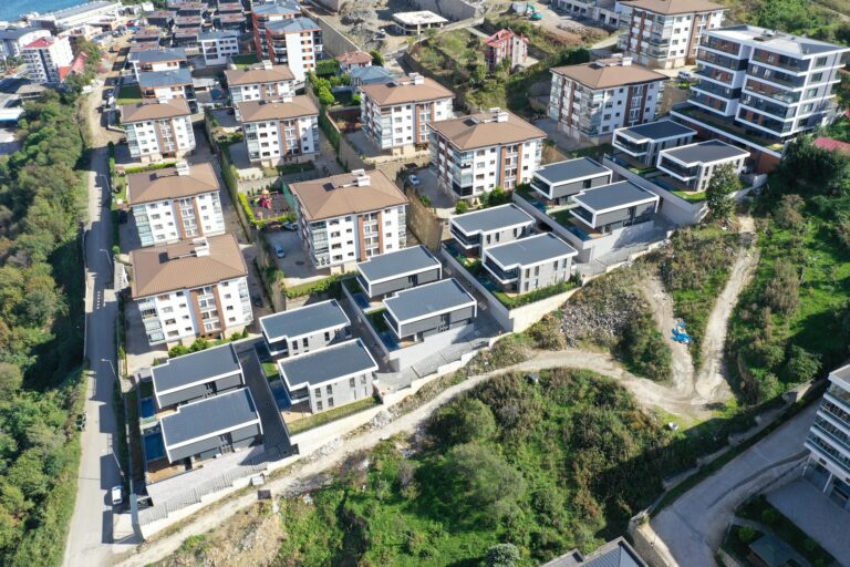 فيلا فاخرة مع مسبح للبيع في يالنجاك، طرابزون